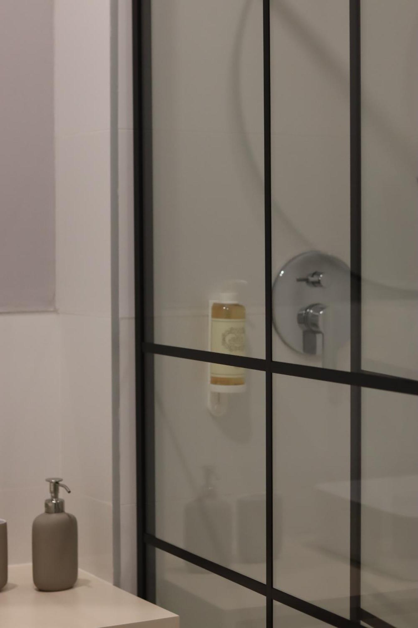 Apartament Near Family - Free Parking